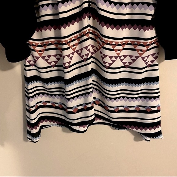 BCBG Blouse, 3/4 button up sleeve, geometric design. - Picture 3 of 10